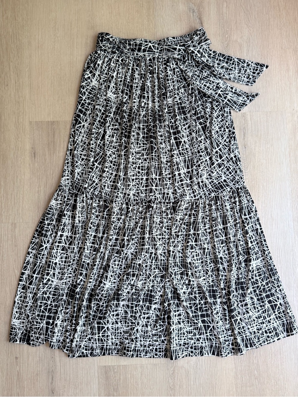 Black & White Abstract Print Tiered Maxi Skirt